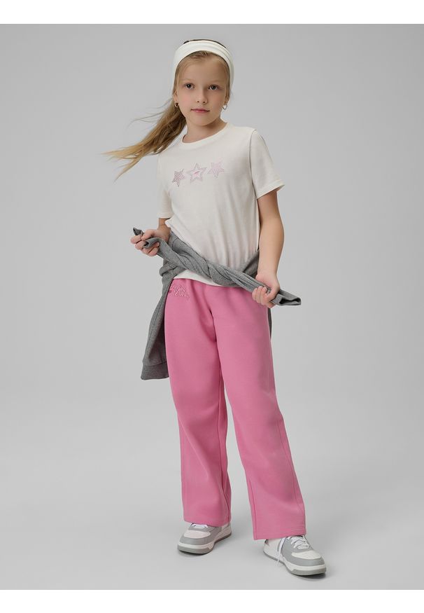 4f - 4F T-shirt regular z nadrukiem dziewczęcy - biały 140 (9-10 lat). Okazja: na co dzień. Kolor: biały. Materiał: skóra, bawełna, materiał. Długość rękawa: krótki rękaw. Długość: krótkie. Wzór: nadruk. Sezon: lato. Styl: casual