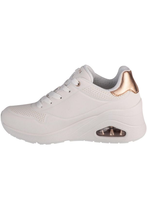 skechers - Buty do chodzenia damskie Skechers Wht Uno Wedge. Kolor: biały. Materiał: materiał, syntetyk. Szerokość cholewki: normalna. Sport: turystyka piesza