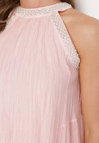 Born2be - Różowa Wieczorowa Sukienka Trapezowa bez Rękawów Ozdobiona Perełkami Gemalia. Okazja: na co dzień. Kolor: różowy. Materiał: jeans. Długość rękawa: bez rękawów. Wzór: aplikacja. Typ sukienki: trapezowe. Styl: wizytowy #2