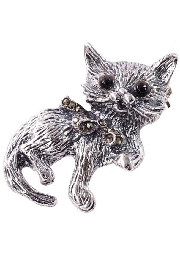 Braccatta - KITTY Srebrna broszka z markazytami kotek. Materiał: srebrne. Kolor: srebrny. Wzór: aplikacja. Kamień szlachetny: markazyt
