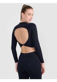 4f - Longsleeve treningowy crop-top z wycięciem na plecach damski - czarny. Kolor: czarny. Długość rękawa: długi rękaw