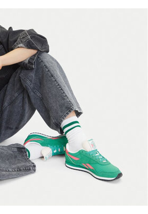 Reebok Sneakersy EOSS-CLASSIC AZ 100230792 Zielony. Kolor: zielony. Materiał: zamsz, skóra. Model: Reebok Classic