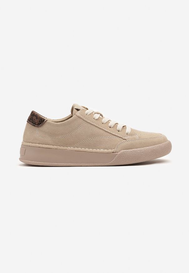Renee - Beżowe Sneakersy Zamszowe Ozdobione Perforacją ze Skórzaną Wkładką Ralnella. Okazja: na co dzień. Nosek buta: okrągły. Zapięcie: sznurówki. Kolor: beżowy. Materiał: zamsz, skóra. Wzór: aplikacja