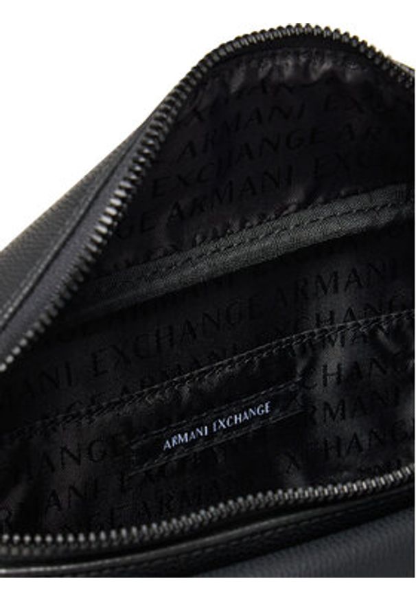 Armani Exchange Portfel XM001638 AF17090 UC001 Czarny. Kolor: czarny. Materiał: skóra
