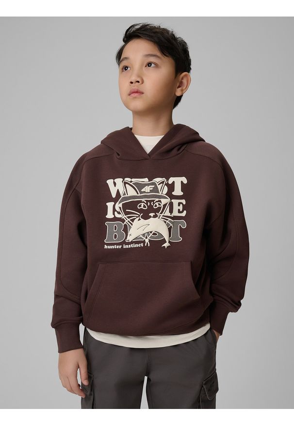 4f - 4F Bluza dresowa loose z kapturem chłopięca - brązowa 134 (8-9 lat). Okazja: na co dzień. Typ kołnierza: kaptur. Kolor: brązowy. Materiał: dresówka. Sezon: lato. Styl: casual, sportowy