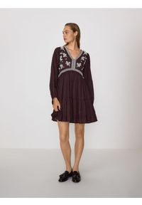Reserved - Sukienka z haftem - brązowy. Kolor: brązowy. Materiał: bawełna. Wzór: haft #1