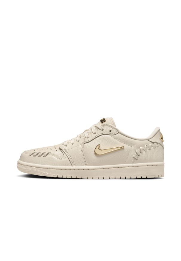 Nike Air Jordan 1 Low MM Legend Light Brown Sneakersy damskie. Okazja: na co dzień. Kolor: beżowy. Materiał: skóra. Szerokość cholewki: normalna. Model: Nike Air Jordan