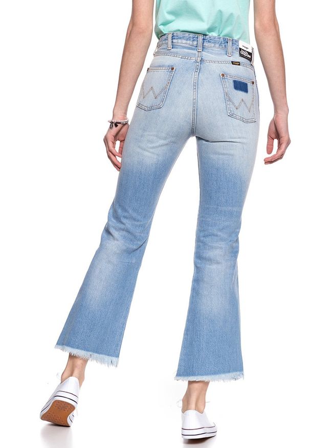 Wrangler - WRANGLER RETRO CROP FLARE FIJI W242FH127 112127921. Stan: podwyższony. Styl: retro