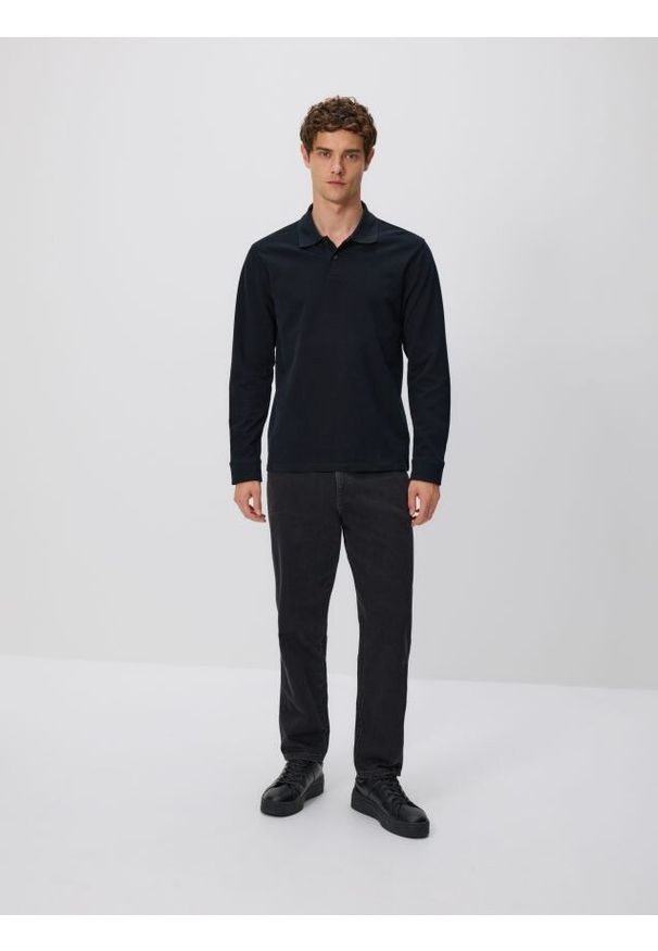 Reserved - Bawełniany longsleeve polo - czarny. Typ kołnierza: polo. Kolor: czarny. Materiał: bawełna. Długość rękawa: długi rękaw