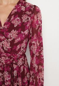 Born2be - Bordowa Kopertowa Sukienka w Kwiaty z Bufiastymi Rękawami Zavea. Okazja: na co dzień, na randkę. Typ kołnierza: dekolt w serek. Kolor: czerwony. Materiał: poliester. Wzór: kwiaty. Typ sukienki: kopertowe. Styl: casual, elegancki #4