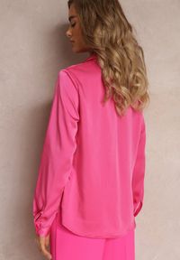 Renee - Różowa Marszczona Elegancka Koszula z Satyny Kaldei. Okazja: na co dzień. Kolor: różowy. Materiał: satyna. Styl: elegancki