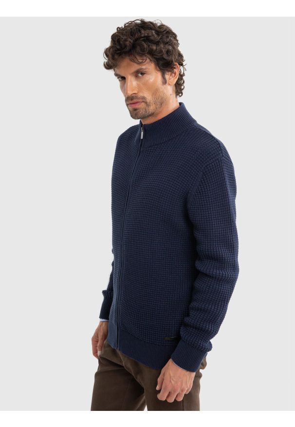 Big-Star - Sweter męski ze stójką granatowy Karlison 403. Okazja: do pracy. Typ kołnierza: kołnierzyk stójkowy. Kolor: niebieski. Wzór: ze splotem. Styl: elegancki