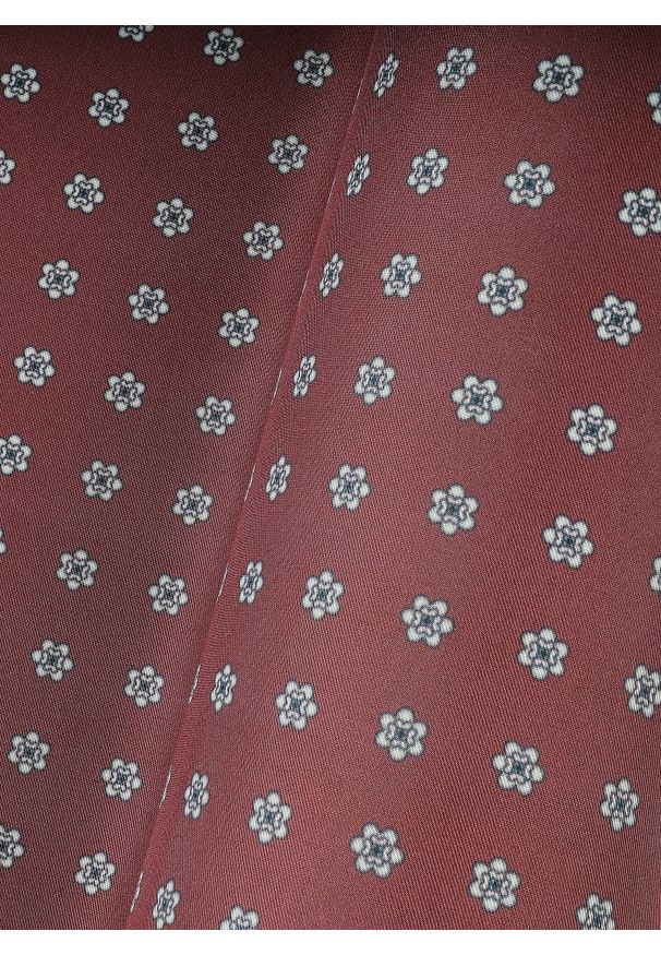 Pako Lorente - PAKO LORENTE – Bordowa poszetka w kwiatki. Kolor: czerwony. Materiał: poliester. Wzór: kwiaty