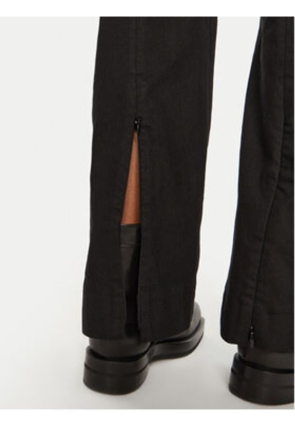 Day Birger et Mikkelsen - DAY BIRGER ÉT MIKKELSEN Spodnie materiałowe Leah DAY65243381 Czarny Straight Fit. Kolor: czarny. Materiał: bawełna