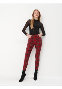 Mohito - Woskowane spodnie skinny w kratę - Brązowy. Kolor: brązowy #2