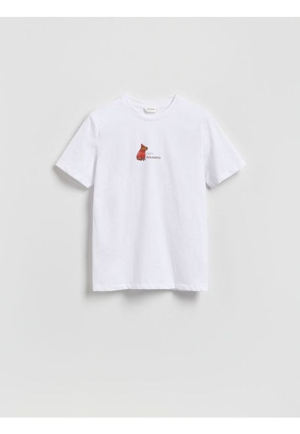 Reserved - T-shirt regular fit z nadrukiem - biały. Kolor: biały. Materiał: dzianina, bawełna. Wzór: nadruk