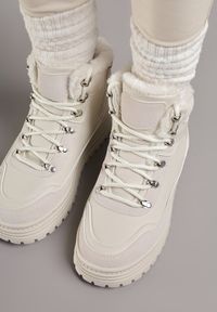 Renee - Beżowe Sneakersy w Stylu Traperów na Platformie Ewedora. Okazja: na co dzień. Kolor: beżowy. Materiał: jeans. Obcas: na platformie #4