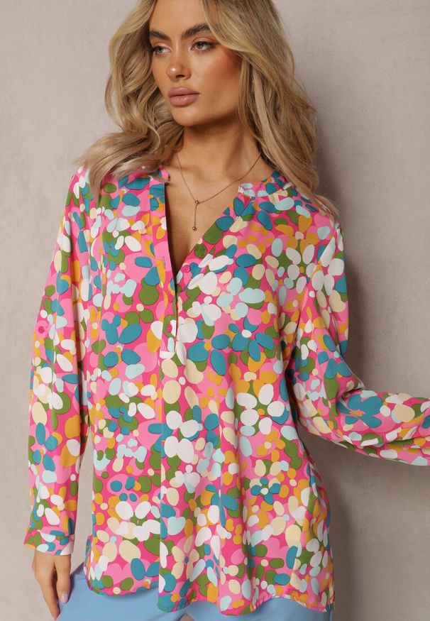 Renee - Fuksjowa Koszula w Abstrakcyjny Kwiatowy Wzór z Guzikami Przy Dekolcie Exina. Kolor: różowy. Wzór: kwiaty