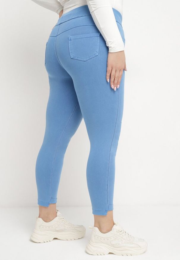 Born2be - Niebieskie Spodnie Skinny z Kieszeniami Afrina. Kolekcja: plus size. Kolor: niebieski. Długość: do kostek