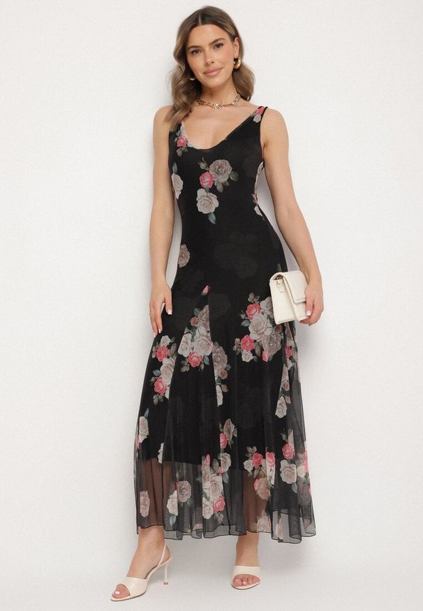 Born2be - Czarna Siateczkowa Sukienka z Kwiatowym Motywem Milanessa. Okazja: na co dzień. Kolor: czarny. Materiał: jeans. Wzór: kwiaty. Typ sukienki: proste. Styl: elegancki, casual