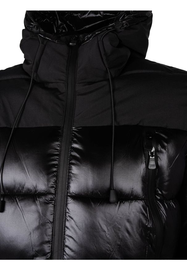 Takeshy Kurosawa Kurtka | 83393 | Mężczyzna | Czarny. Okazja: na co dzień. Typ kołnierza: kaptur. Kolor: czarny. Materiał: nylon. Wzór: aplikacja. Styl: casual