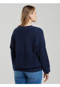 Big-Star - Sweter kardigan damski o strukturalnym splocie granatowy Sabira 403. Kolor: niebieski. Materiał: jeans. Długość: krótkie. Wzór: ze splotem. Styl: elegancki #4