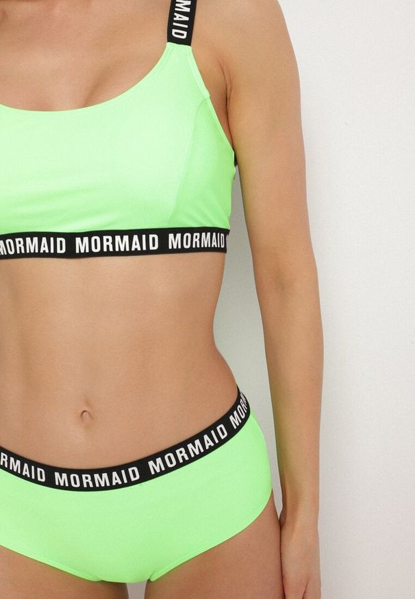 Born2be - Jasnozielone Bikini Sportowa Góra i Majtki Typu Figi z Napisami Nevianea. Kolor: zielony. Wzór: napisy