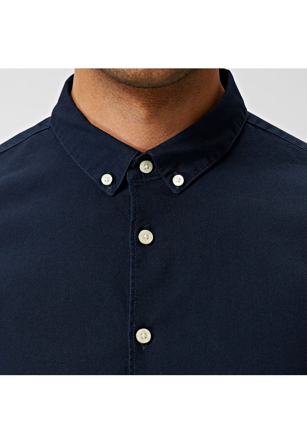 Lee - LEE SS LEESURE SHIRT MĘSKA KOSZULA MATERIAŁOWA MIDNIGHT BLUE L66GKKEN 112116405. Materiał: materiał