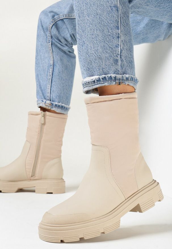 Born2be - Beżowe Botki Sztyblety z Pikowaną Cholewką Emele. Okazja: na co dzień. Kolor: beżowy. Materiał: jeans. Szerokość cholewki: normalna. Obcas: na obcasie. Styl: klasyczny, elegancki, casual. Wysokość obcasa: niski