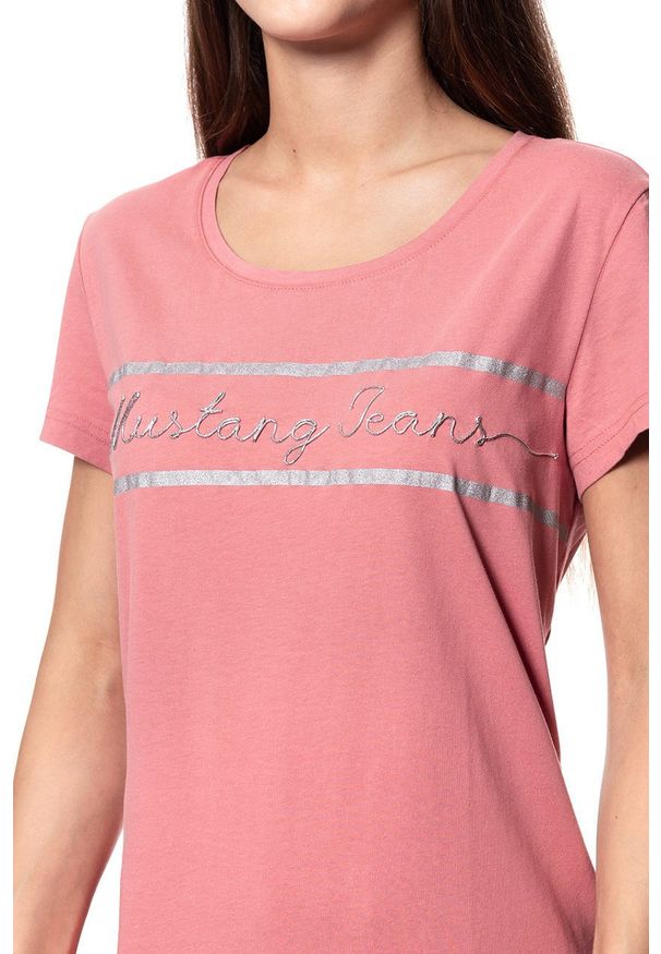 Mustang - MUSTANG T SHIRT DAMSKI Alina C Print Canyon Rose 1008945 8187. Wzór: nadruk