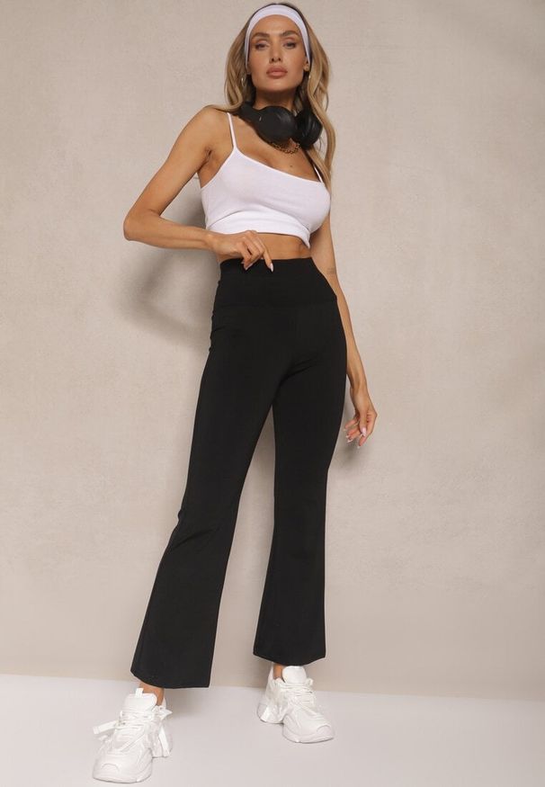 Renee - Czarne Legginsy High Waist o Fasonie Flare Nallirea. Okazja: na co dzień. Stan: podwyższony. Kolor: czarny. Styl: casual, elegancki