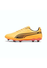 Buty piłkarskie męskie Puma King Match. Zapięcie: sznurówki. Kolor: czarny, pomarańczowy, wielokolorowy. Materiał: syntetyk, tkanina, materiał. Szerokość cholewki: normalna. Sport: piłka nożna