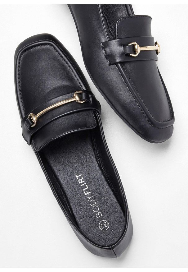 bonprix - Półbuty loafersy. Kolor: czarny