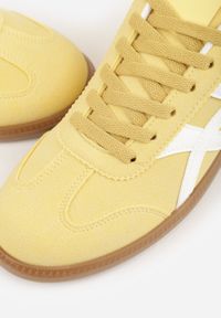 Born2be - Żółte Sneakersy na Kauczukowej Podeszwie z Geometrycznym Wzorem Sewtila. Okazja: na co dzień. Kolor: żółty. Materiał: kauczuk. Wzór: geometria #8