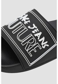 Versace Jeans Couture - VERSACE JEANS COUTURE Czarne klapki Fondo Slide DIS. SQ3, Rozmiar 42. Kolor: czarny