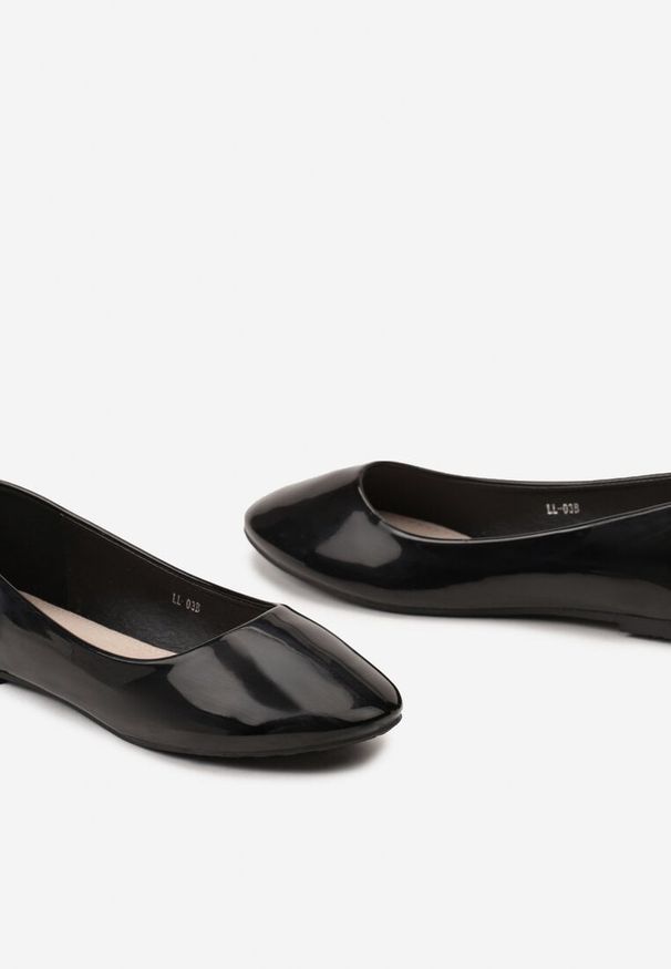 Born2be - Czarne Lakierowane Balerinki ze Skórzaną Wkładką Leazire. Kolor: czarny. Materiał: lakier, skóra. Styl: elegancki