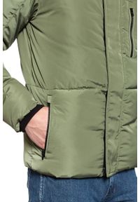 Wrangler - WRANGLER PROTECTOR JACKET MĘSKA KURTKA ZIMOWA CLOVER GREEN W4A2W3G05. Typ kołnierza: kaptur. Materiał: puch. Sezon: zima #7