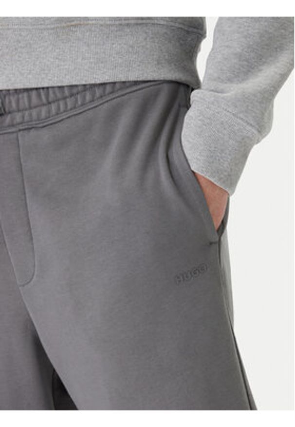 Hugo - HUGO Szorty sportowe Dayono 50530696 Szary Relaxed Fit. Kolor: szary. Materiał: bawełna. Styl: sportowy