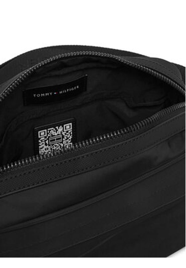 TOMMY HILFIGER - Tommy Hilfiger Saszetka Th Repreve Camera Bag AM0AM13187 Czarny. Kolor: czarny. Materiał: materiał