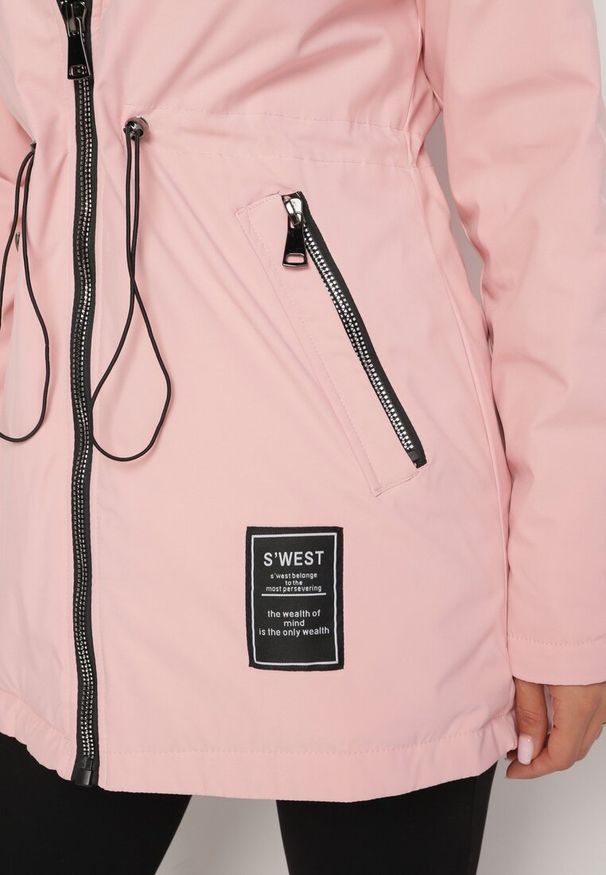 Born2be - Różowa Kurtka Parka z Kapturem i Ściągaczami w Pasie Arilira. Typ kołnierza: kaptur. Kolor: różowy. Styl: klasyczny