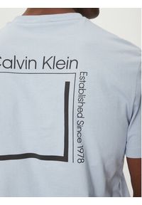 Calvin Klein T-Shirt Linear Box Logo K10K114152 Błękitny Regular Fit. Kolor: niebieski. Materiał: bawełna