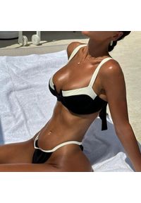 Intica - Strój kąpielowy dwuczęściowy z elegancką lamówką Concepta. Kolor: czarny. Materiał: materiał. Wzór: aplikacja #3