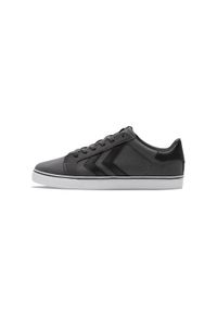 Trenerzy Hummel Leisure Lx-E. Kolor: szary. Materiał: zamsz. Szerokość cholewki: normalna. Wzór: jodełka
