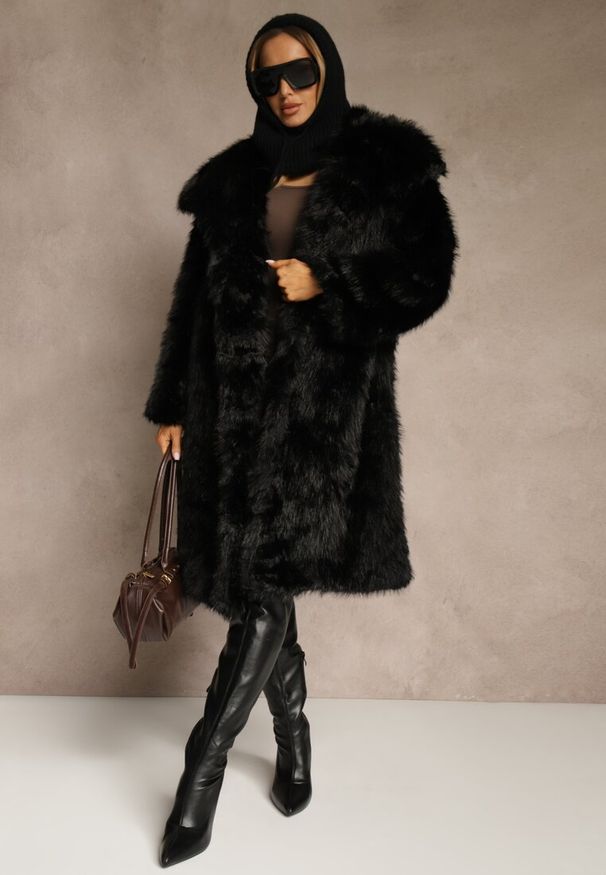 Renee - Czarny Płaszcz Futro o Jednorzędowym Kroju z Szerokim Kołnierzem Aweda. Okazja: na co dzień. Kolor: czarny. Materiał: futro. Styl: wizytowy, casual, elegancki