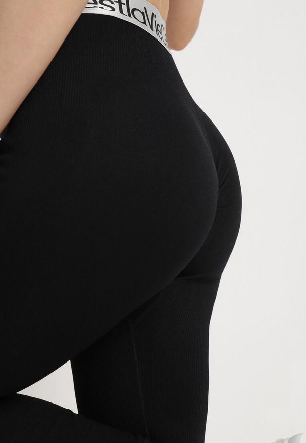 Born2be - Czarne Elastyczne Legginsy z Szeroką Gumą w Pasie Rindama. Kolor: czarny. Materiał: guma. Styl: sportowy