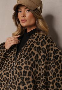 Renee - Brązowa Bluza z Lnem Oversize w Panterkę Tinnestira. Okazja: na co dzień. Kolor: brązowy. Materiał: len. Wzór: motyw zwierzęcy. Styl: elegancki, casual #5