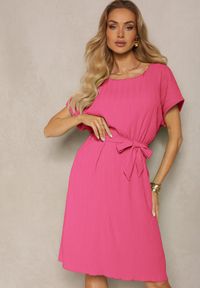 Renee - Fuksjowa Sukienka o Pudełkowym Kroju i Paskiem w Talii Tiarina. Okazja: na co dzień. Kolor: różowy. Typ sukienki: proste. Styl: elegancki, casual #5