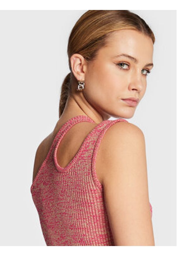 Remain Top Jeanne Knit RM1676 Różowy Slim Fit. Kolor: różowy. Materiał: wiskoza