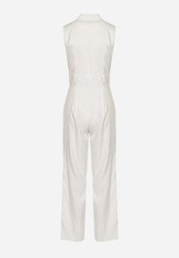 Born2be - Biały Kombinezon w Garniturowym Stylu w Drobne Paski Sarisse. Okazja: na spacer, na co dzień. Kolor: biały. Wzór: paski. Styl: elegancki, casual, klasyczny #3