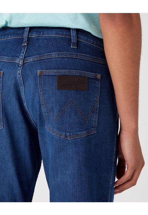 Wrangler - WRANGLER GREENSBORO MĘSKIE SPODNIE JEANSOWE FREE WAY W15QYJZ99 112331145
